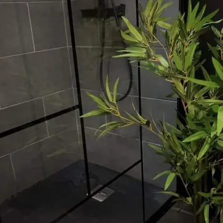 Eau Bon'heure Love hotel