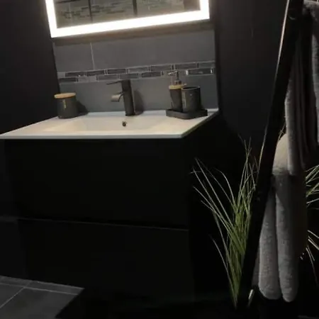 Eau Bon'heure Love hotel *